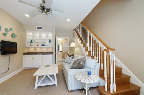 8808 Ln Palma Ln, Naples FL 34108-7755 exterior