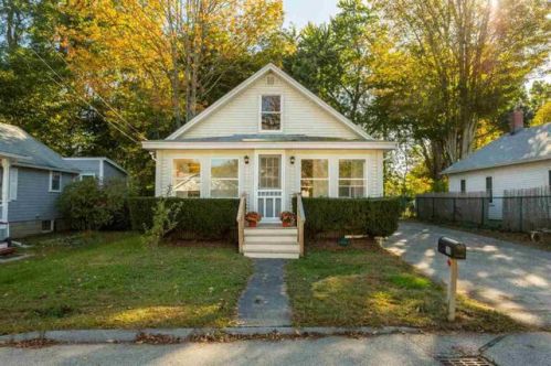 30 Whittier St, Dover, NH 03820-2618