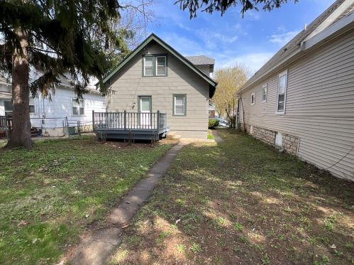 5269 37th St, Milwaukee, WI 53209-4727