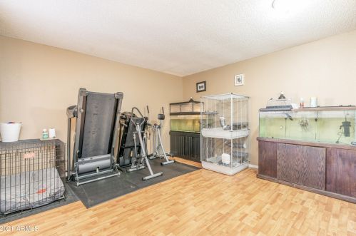 8216 32nd Ave, Phoenix AZ  85051-6022 exterior