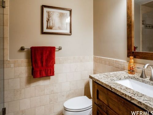 2986 9800, Sandy UT 84092-4216 exterior