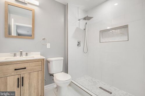 1805 Crawford Dr, Rockville MD 20851-1711 exterior