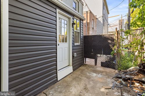 1911 Lawrence St, Philadelphia PA 19120-2808 exterior