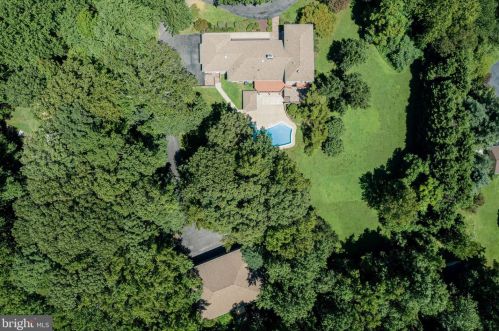 1020 Carson Dr, Huntingtown, MD 20639-9507