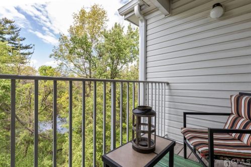 1532 Waterford Dr, Edison NJ  08817-1919 exterior