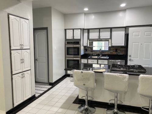 5822 Huron St, Chicago IL 60642-5725 exterior