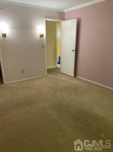 93 Fox Rd, Edison NJ  08817-4951 exterior