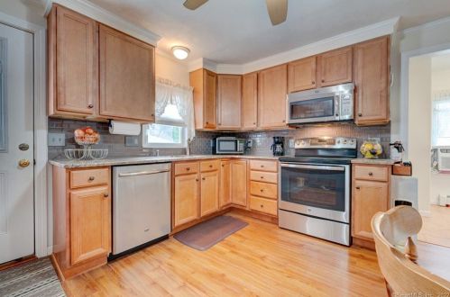 147 Red Mtn Ave, Torrington CT 06790-3213 exterior