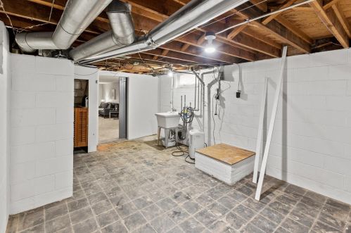 6073 36th St, Milwaukee WI  53221-4652 exterior