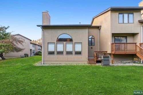 18 Cedarwood Ter, West Paterson NJ exterior