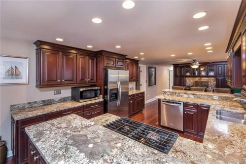 2203 Kings Dr, Lewes, DE 19958-1531