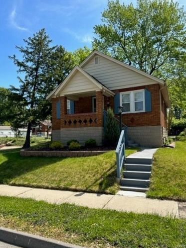 3530 Lindscott Ave, Saint Louis MO  63114-4215 exterior