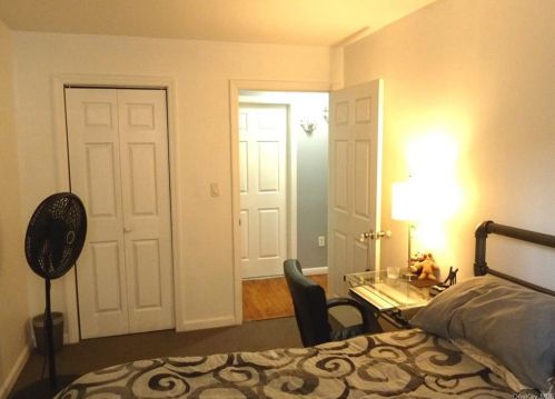 652 Crotona Park, Bronx NY 10460-4824 exterior