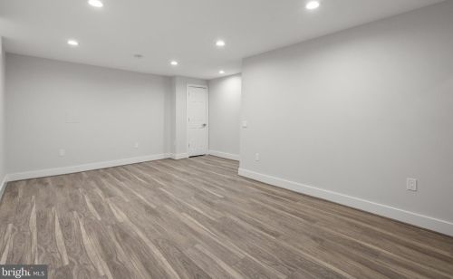 610 Roxboro Pl, Washington DC  20011-1254 exterior