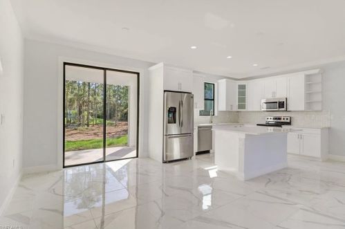 3953 14 Ave, Naples FL 34117-9091 exterior