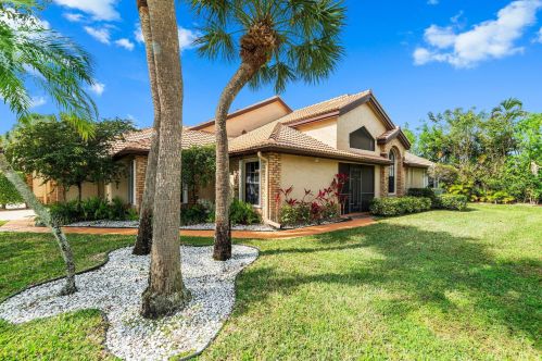 7279 Le Chalet Blvd, Boynton Beach FL 33472-5035 exterior