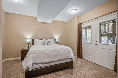 3211 Crestmoor Dr, Saint Paul MN 55125-5010 exterior