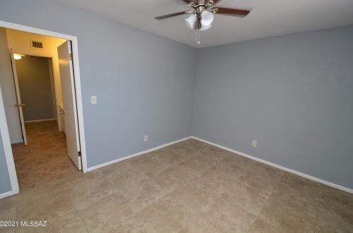 5058 Julia St, Tucson AZ 85710-1002 exterior