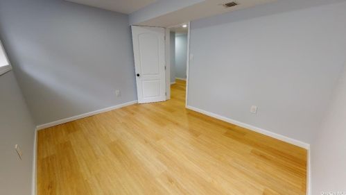 59 20 St, Huntington Station NY 11746-3202 exterior