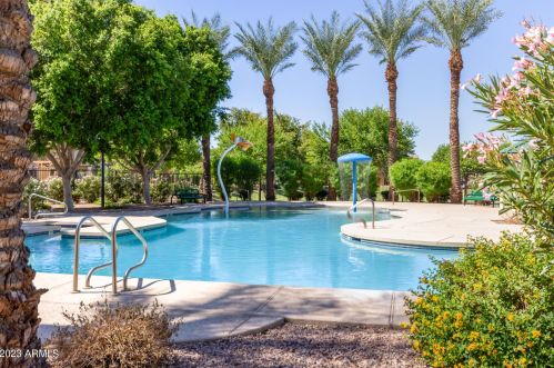 2020 77th Ln, Phoenix AZ  85035-5122 exterior