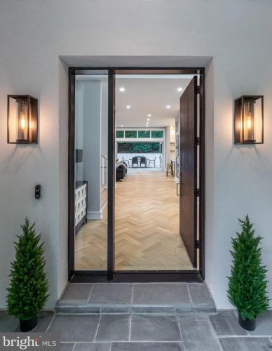 3036 Arizona Ave, Washington DC  20016-3419 exterior