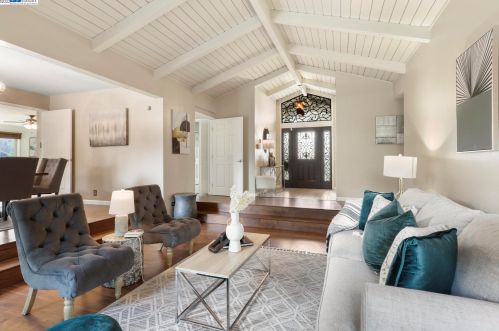 1163 Via Doble, Concord, CA 94521-4713