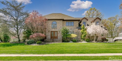 2 Anthony Ave, Edison, NJ 08820-1465