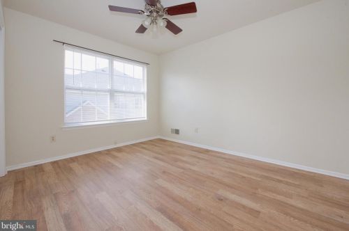 362 Bowler Ct, Piscataway NJ 08854-6649 exterior