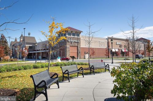 6607 Netties Ln, Alexandria VA  22315-6003 exterior