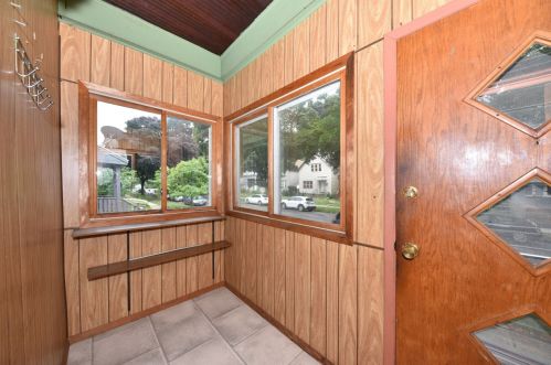 234 37th St, Milwaukee, WI 53208-3701