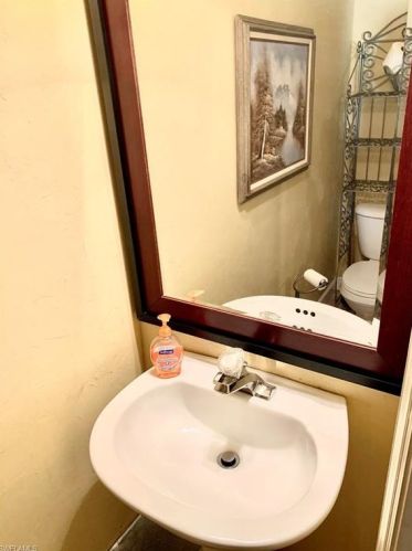 103 Burnt Pne Dr, Naples FL exterior