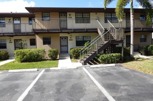 5327 Treetops Dr, Naples, FL 34113-8506