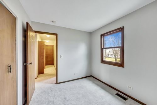 1312 Creighton Ave, Naperville IL 60565-2954 exterior