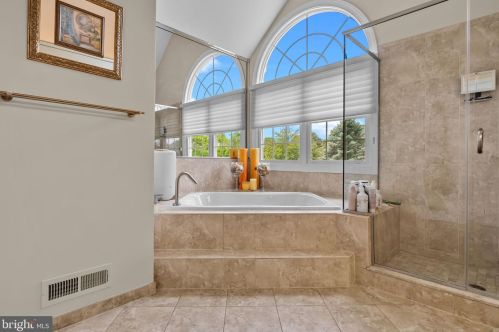 2214 Denbeigh Dr, Jamison PA 18929-1446 exterior