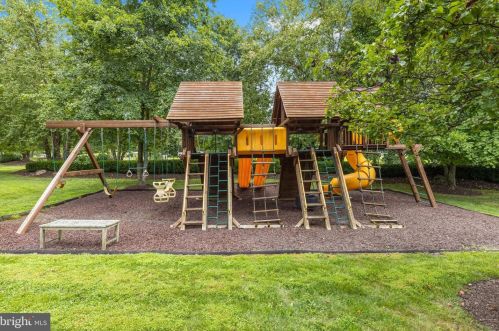 11705 Centurion Way, Rockville MD 20854-6419 exterior