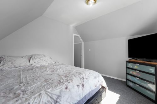 5638 Tripp Ave, Chicago IL 60629-4844 exterior