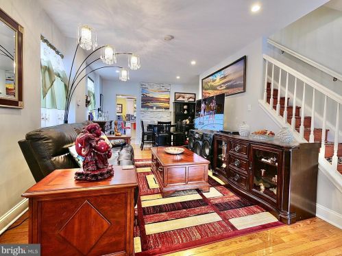 30 6 St, Chester PA 19013-3706 exterior