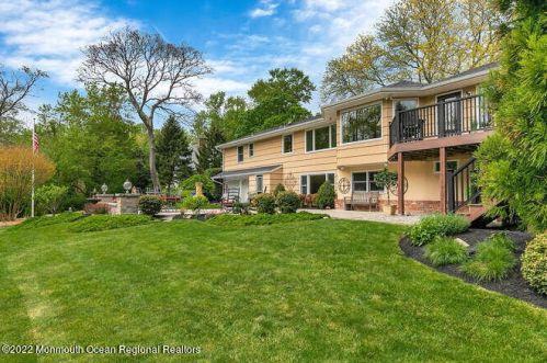 6 Southview Ter, Middletown NJ 07748-2415 exterior