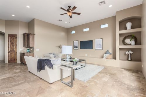 44822 3 St, Phoenix AZ 85087-8639 exterior