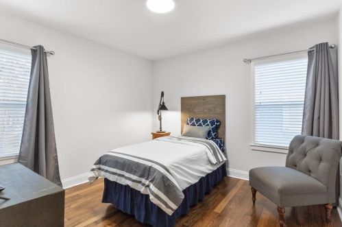 2074 Arlington Cir, Atlanta GA 30318-6380 exterior