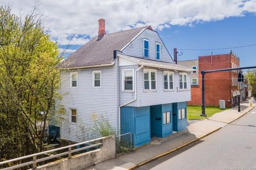 502 Main St, Torrington CT 06790-3963 exterior