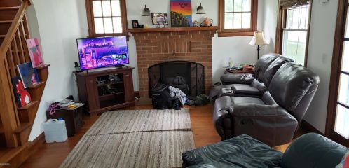 412 Riverview Dr, Kalamazoo, MI 49004-1438