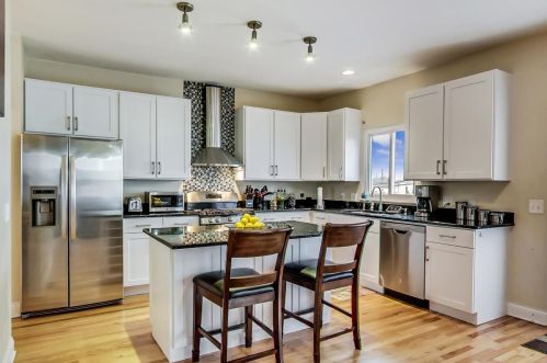 4253 Kolmar Ave, Chicago IL 60712-4702 exterior