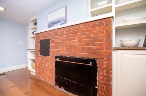 16 Collins St, Danvers MA 01923-2654 exterior