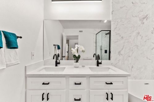 1837 Las Lanas Ln, Fullerton CA  92833-1814 exterior