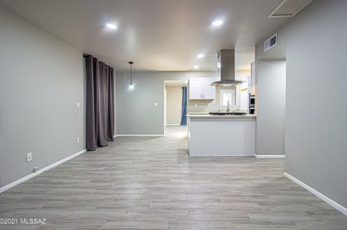 4554 14th St, Tucson AZ  85711-4214 exterior