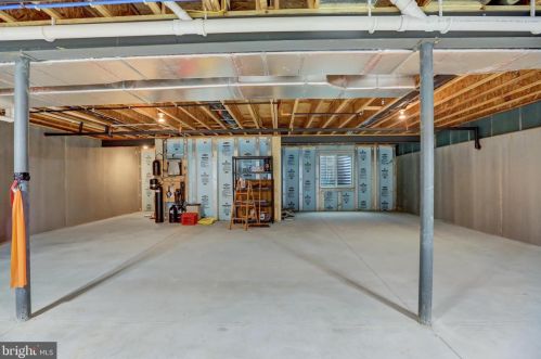 85 Midway Farms Ln, Lancaster PA 17602-2670 exterior