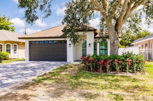 819 96 Ave, Naples FL 34108-2465 exterior