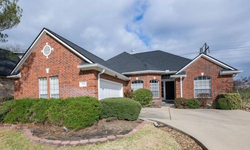 122 Bermuda Cir, Montgomery, TX 77356-8207