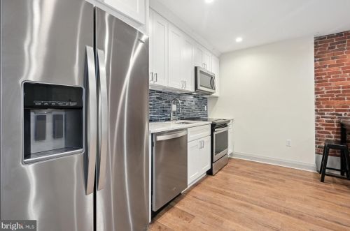 1449 Swann St, Washington DC  20009-3903 exterior